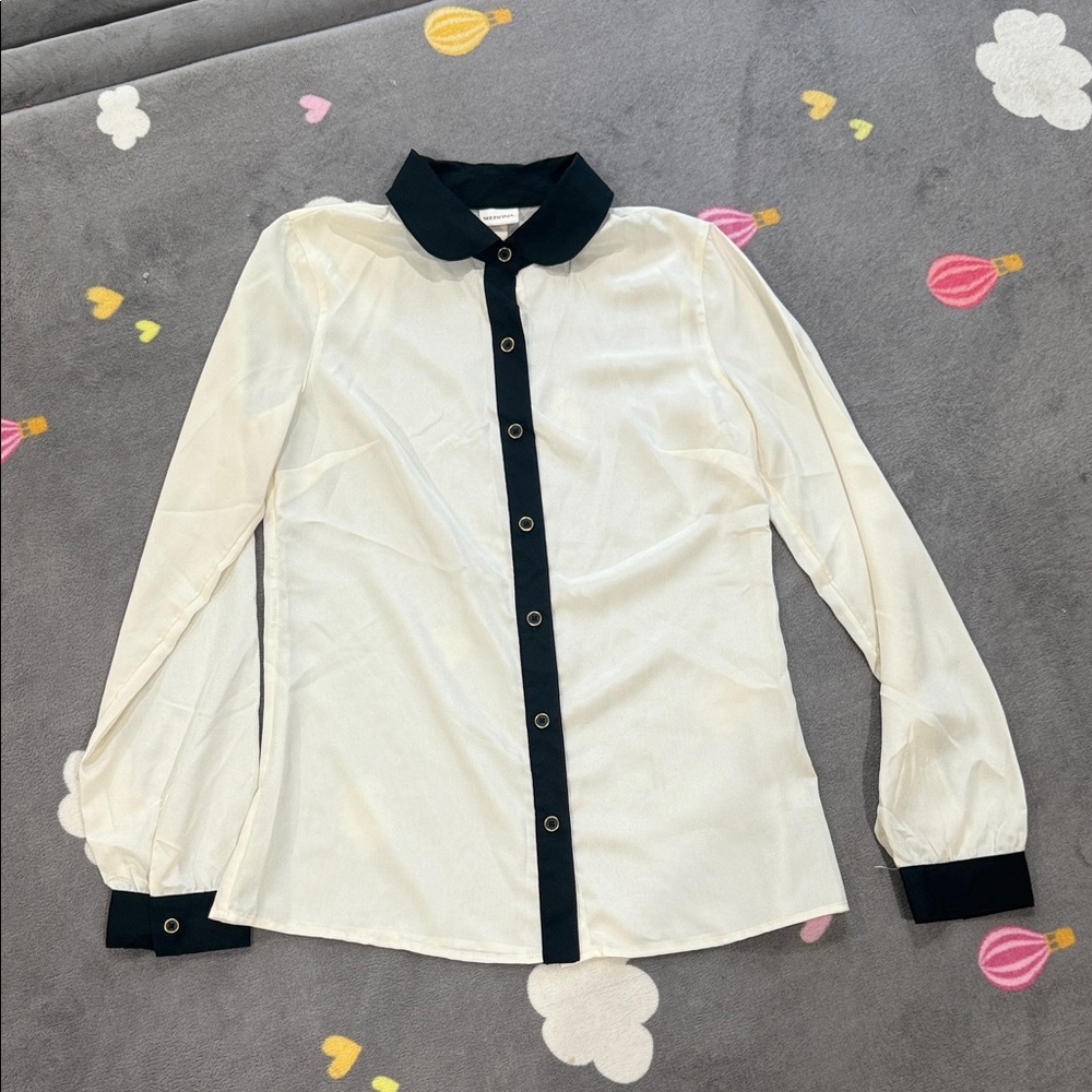 NWOT Merona Black and White Button-Up Blouse